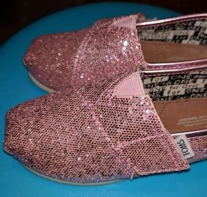 TOMS Classic Pink Glimmer shoe (girls size 10)